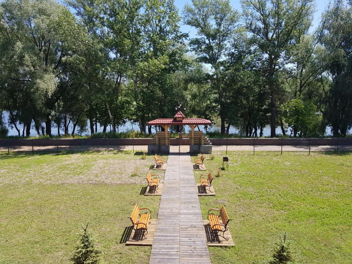 Загородный Комплекс Fort Pirnov Park Pirnove Exterior photo