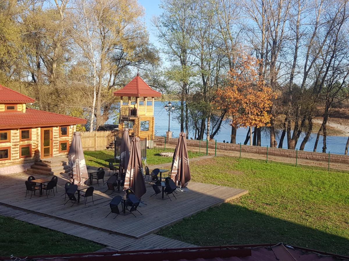 Загородный Комплекс Fort Pirnov Park Pirnove Exterior photo