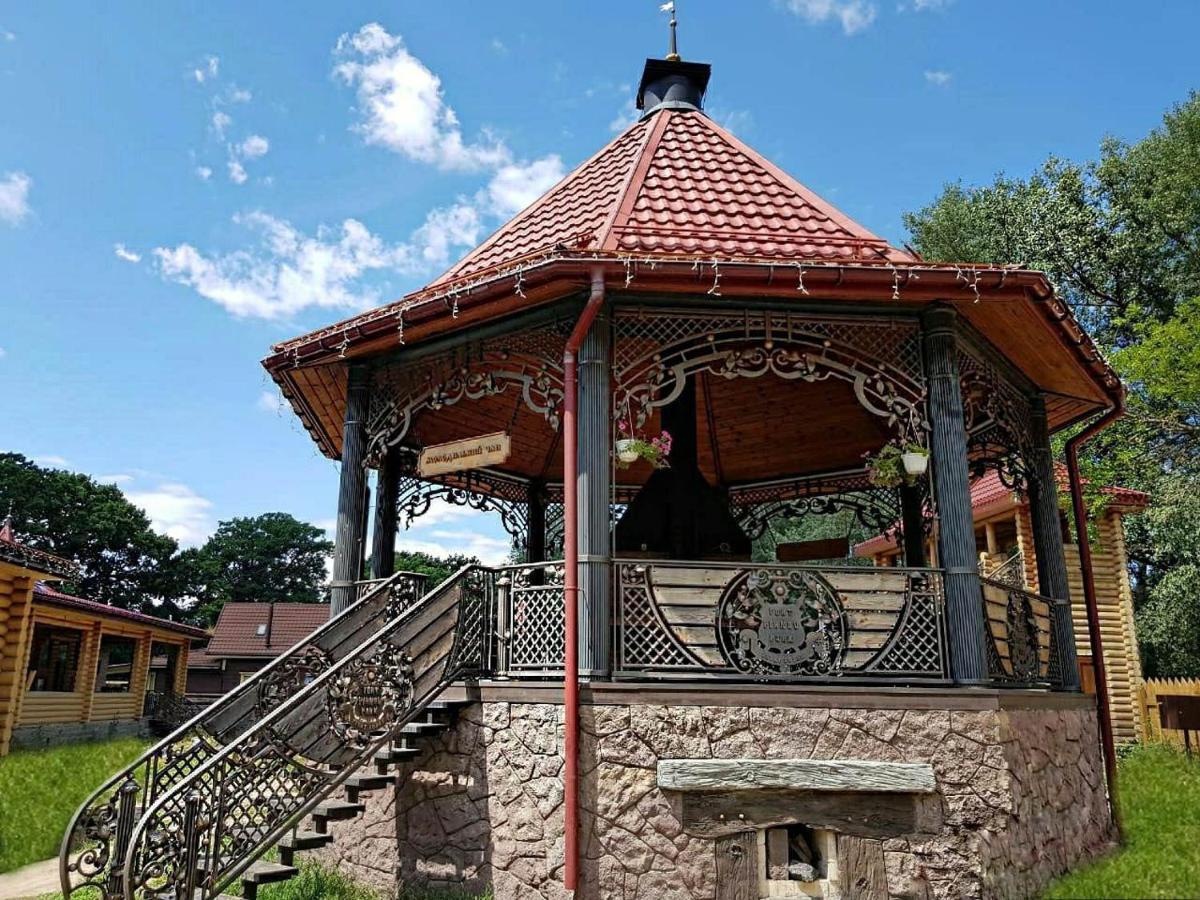 Загородный Комплекс Fort Pirnov Park Pirnove Exterior photo