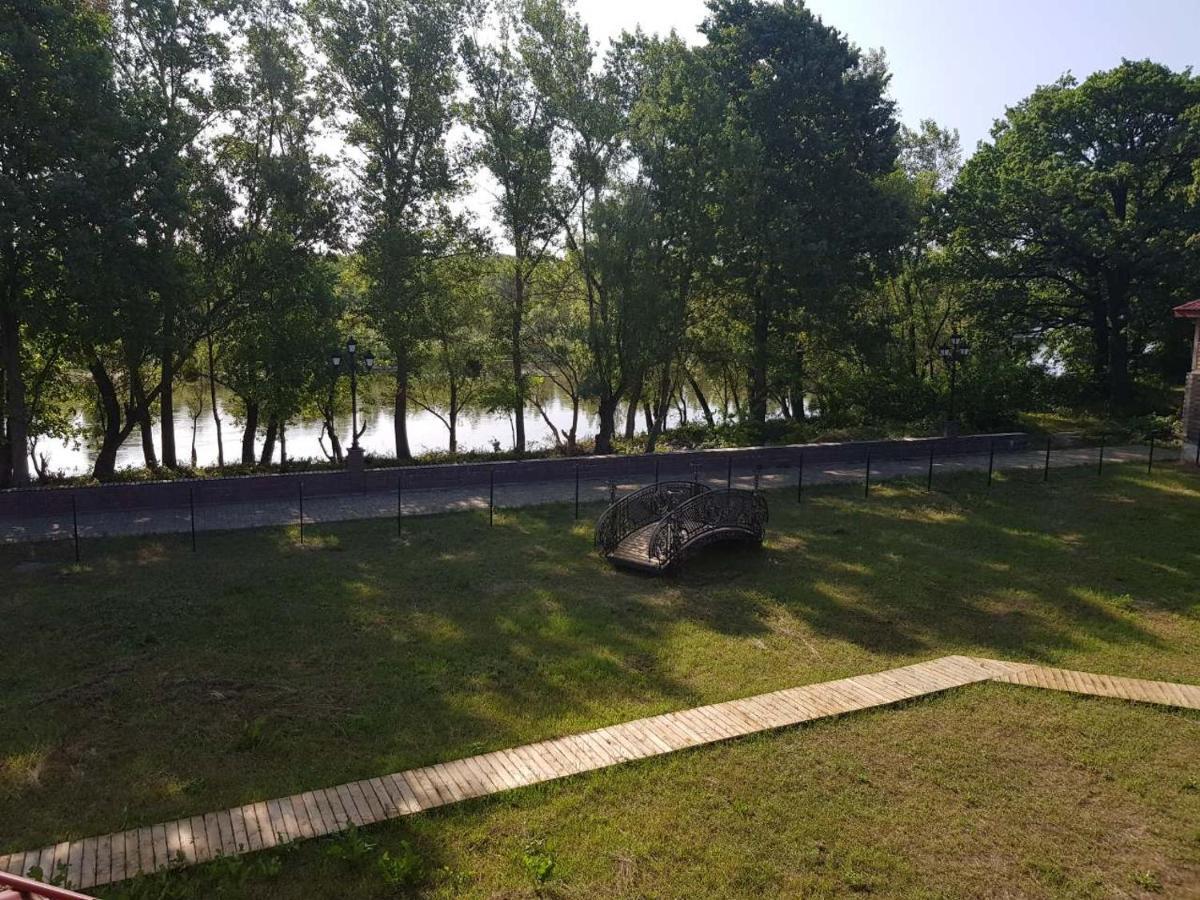 Загородный Комплекс Fort Pirnov Park Pirnove Exterior photo